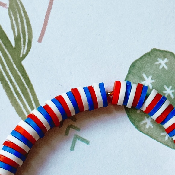Red White and Blue flat clay bead bracelet - Picture 4 of 4